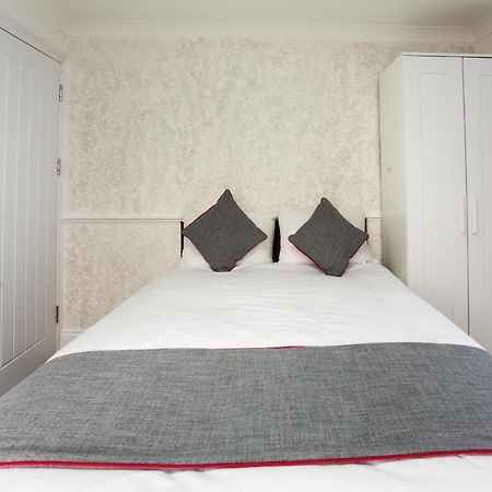 Oyo Brunel Hotel Uxbridge Buitenkant foto